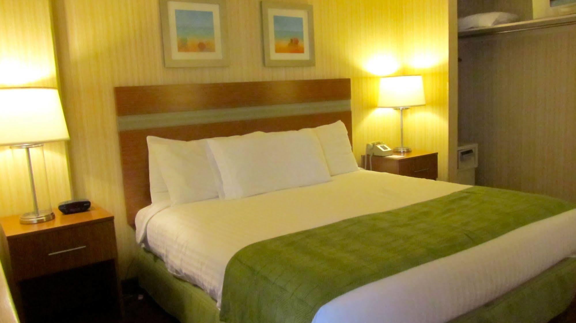The Barclay Towers Hotel And Resort เวอร์จิเนียบีช ภายนอก รูปภาพ